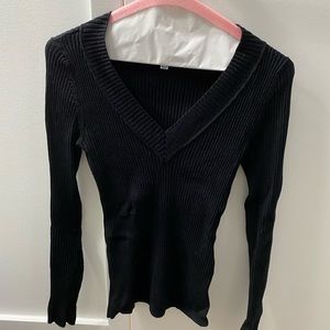Black v-neck sweater in great condition xsmall.